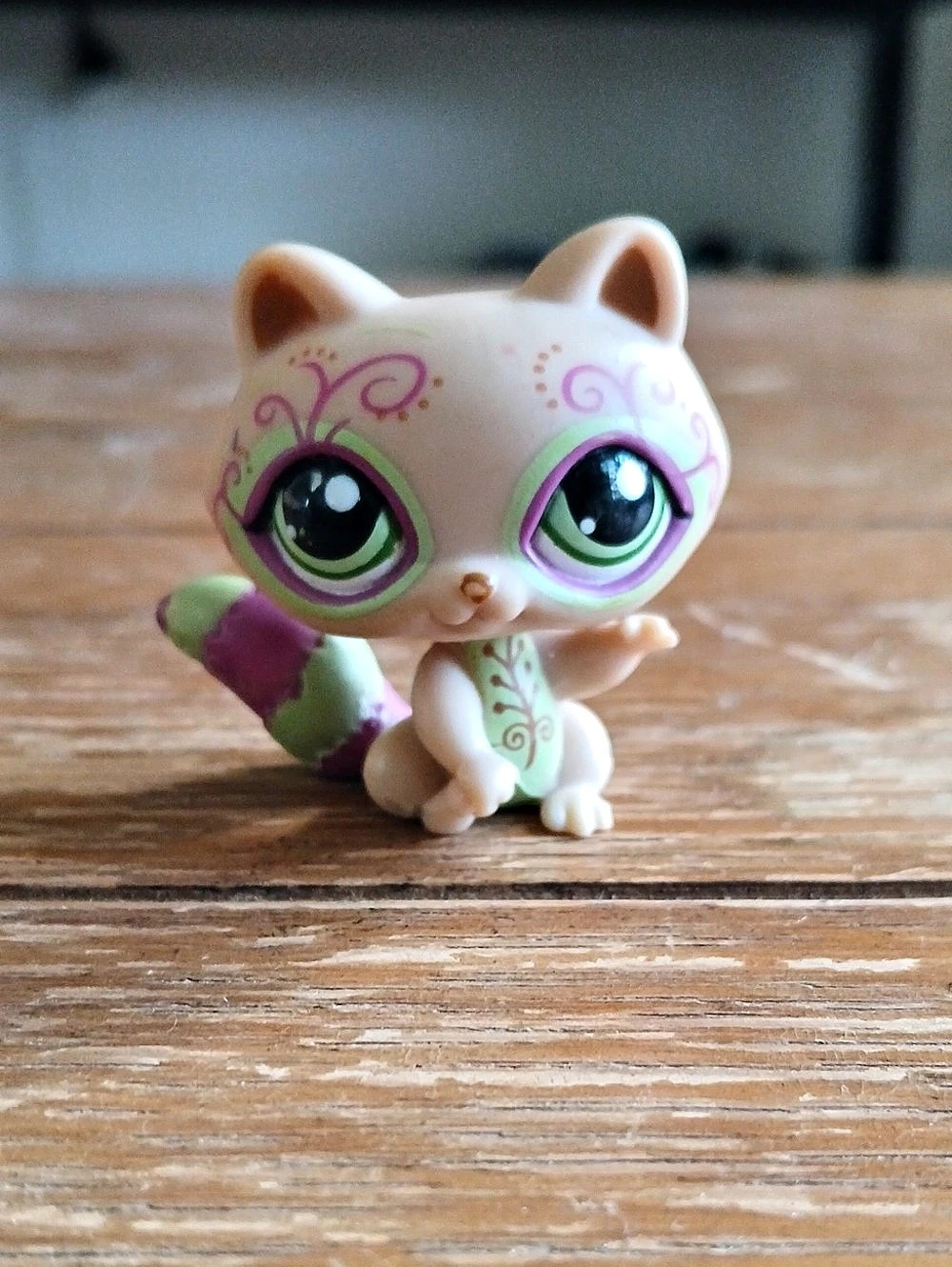 Littlest Pet Shop Raccoon figure #1354 Purple & Green
